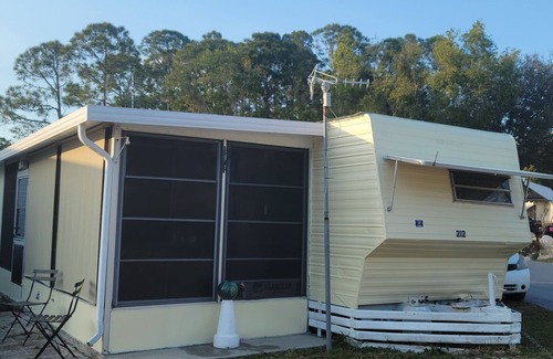 Jacarandas Cottage | Park Model in North Fort Myers, pet friendly