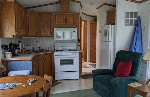 Dale House | Park model unit #5 for rent by Silver Lake NY