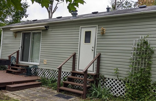 Dale House | Park model unit #5 for rent by Silver Lake NY