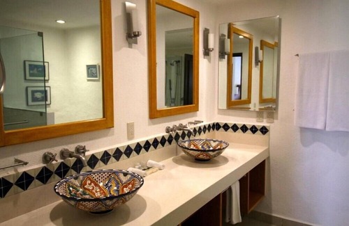 South Hotel Zone Hotel | Park Royal Los Tules Modern 1BR Condo with Tennis Court