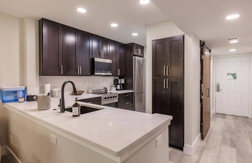Park Shore Apartment | Park Shore Resort-BLDGC#218*Amazingly remodeled*