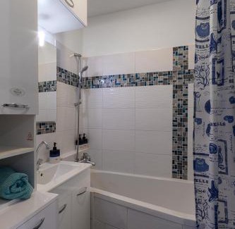 Kelenfold House | Park-side double room