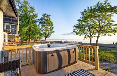 Sylvan Beach House | Park Slice of Heaven - Sleeps 9