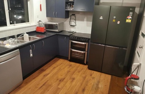 Burnside House | Park View house close 2 airport