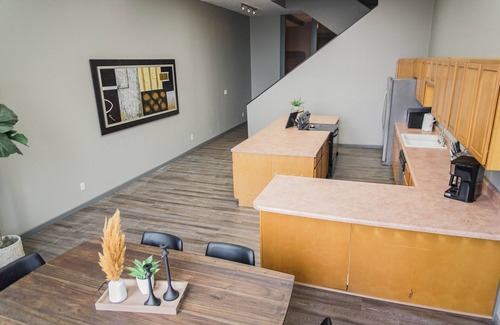 Quincy Apartment | Park View Loft - Downtown District.