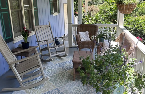 Saint Simons Island House | Park your car! Walking distance to everything.