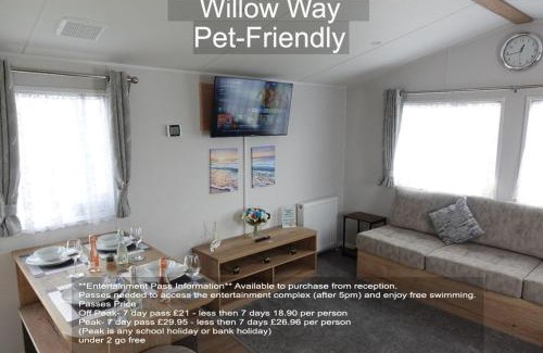 Camber Resort | Parkdean Camber Sands sleeps 8 Pet Friendly - ref-ww242