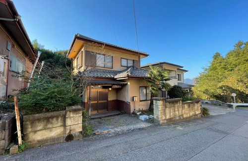 Harunako Onsen House | Parking available! Private ryokan for large groups staying without meals: Shunsatsu Shuyu~SHIKI~ (Japanese only)
