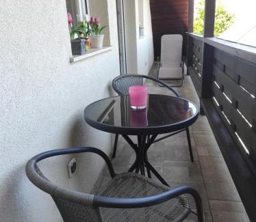 Torokbalint Apartment | Parkside Apartman