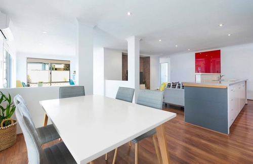 Aubin Grove House | Parkside Pool Home in Aubin Grove