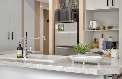 North Adelaide House | Parkstone Modern Elegance near CBD and Zoo