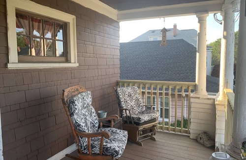Mount Pleasant Apartment | ParkView Apt. has 3 bedrooms, sleeps 13, with a great porch view. RE.00261-STR