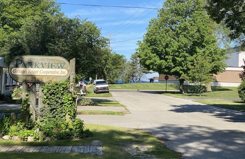 Ludington Cottage | Parkview Cottage #5, 1/2 block from beach