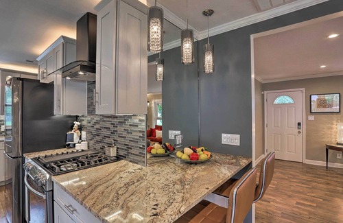 Parma Heights House | Parma Heights Home w/Private Yard & Pergola