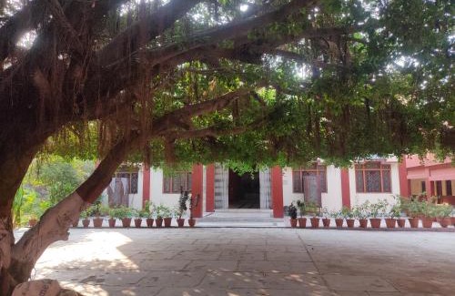 Mayapur Apartment | Parmarth gyan mandir by pandit ji stay