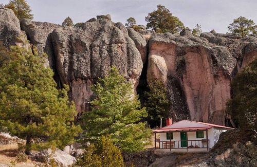 Creel Cottage | PARQUE CUEVA DE LOS LEONES