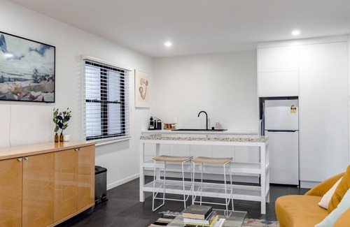 Bundaberg Apartment | Parrots Nest - 2 Bedroom Unit