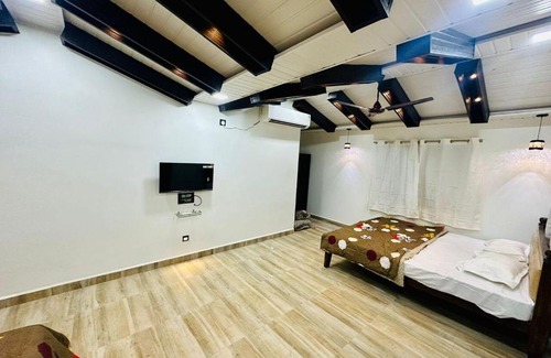 Nagaon Hotel | Parshuram Wada Resort