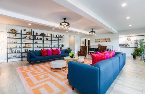 La Porte House | `Party on Pine` Pontoon & HotTub