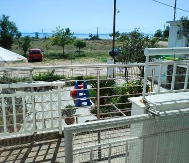 Psakoudia Apartment | Paschalia sea view studios