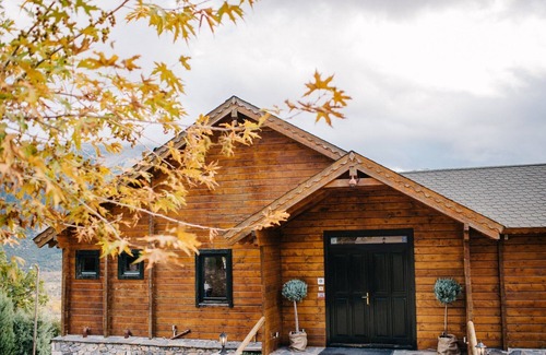 Feneos Ski Chalet | Pasithea Mountain Chalet