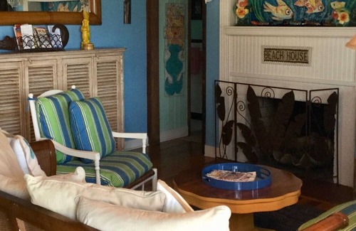 Pass-a-Grille Historic District Cottage | Pass-a-Grille's Waterfront Charmer, on Boca Ciega Bay in Historic Area