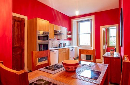 Morningside Apartment | Pass the Keys Beautiful and Bright Georgian Style Morningside Apartment