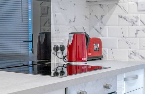 Belfast City Centre Apartment | Pass the Keys | Bright & Airy 2BR/2 Bath Apt in Perfect Location