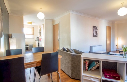 Muirhouse Apartment | Pass the Keys | Bright & Spacious 4 bedroom Suburban Home!