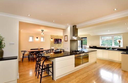 Llanishen House | Pass the Keys | Classy house in Llanishen!
