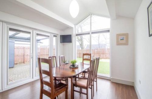Newton Mearns House | Pass the Keys Comfortable and Fabulous Family Home