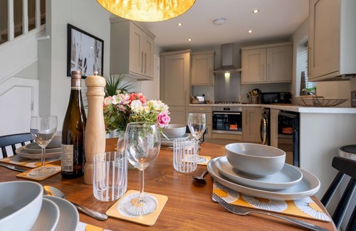 Ludwel House | Pass the Keys | Contemporary 2 bedroom home