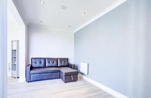 Crays Hill Apartment | Pass the Keys Cosy and comfortable flat