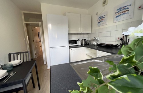 Barnehurst Apartment | Pass the Keys | Cosy Studio Flat Close To Bexleyheath Centre