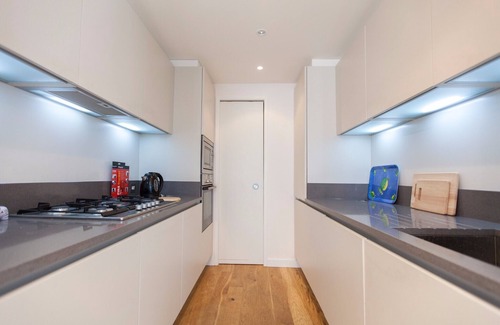 Laurieston Apartment | Pass the Keys | Elegant and Modern Apartment at the Meadows, in Central Edinburgh