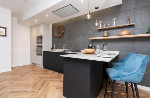 Bath House | Pass the Keys Fabulous 2 bedroom house in a central location