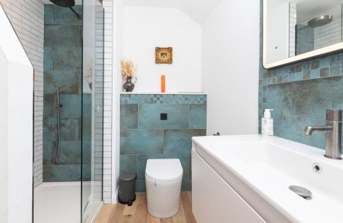 Bath House | Pass the Keys Fabulous 2 bedroom house in a central location