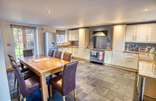 Newton On Trent House | Pass the Keys Family home in the countryside