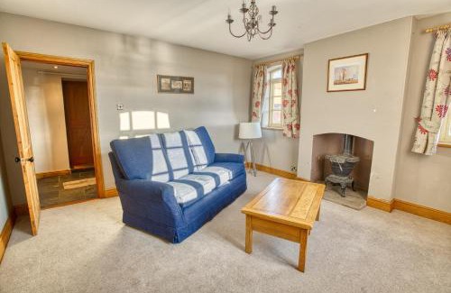 Newton On Trent House | Pass the Keys Family home in the countryside