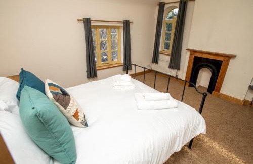 Newton On Trent House | Pass the Keys Family home in the countryside