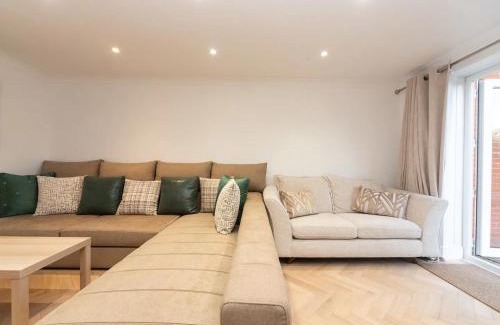 Sidcup House | Pass the Keys Gorgeous 4 BR House Near Station mins to London