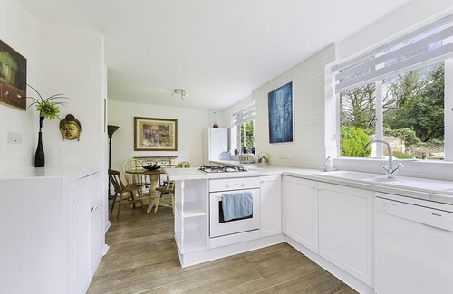 Esher House | Pass the Keys | Hidden Cottage in Esher, West End