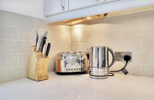 Westerham House | Pass the Keys | Large family home in picturesque village