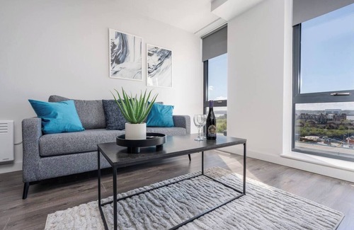 Liverpool Apartment | Pass the Keys | Liverpool Baltic Triangle Spacious Flat | Sleeps 4