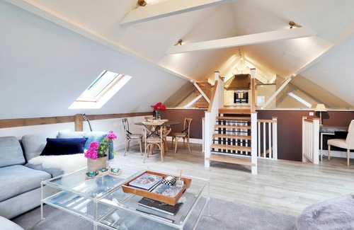 Cowden House | Pass the Keys | Lovely Countryside Barn Conversion Cottage