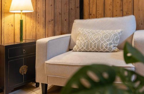 Brill House | Pass the Keys Merlin’s stables-country retreat