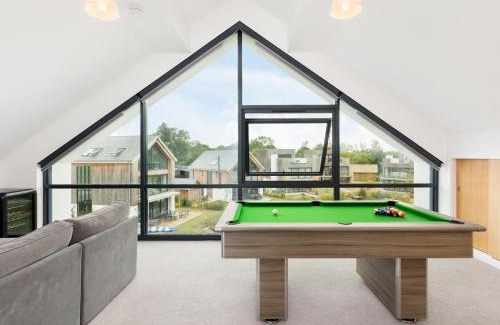 Cirencester House | Pass the Keys Minety Lake lodge hot tub games room