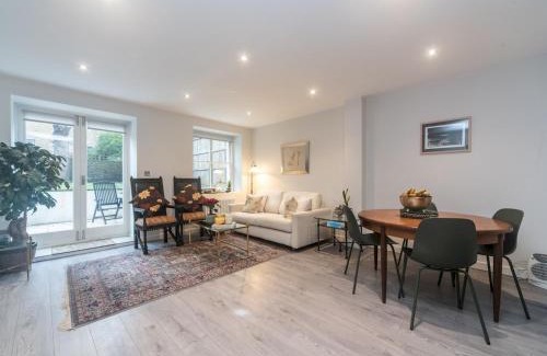 St. Mark's Apartment | Pass the Keys Modern Apartment 2 Minute Walk From Station
