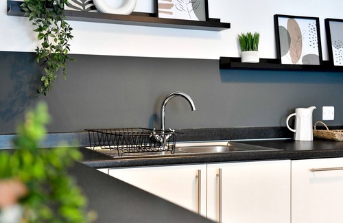 Newport House | Pass the Keys | Perfectly located stylish 2 bed home with Parking