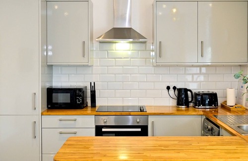 Caerau Apartment | Pass the Keys | Pontcanna - Chic 2-Bed Flat w/Parking